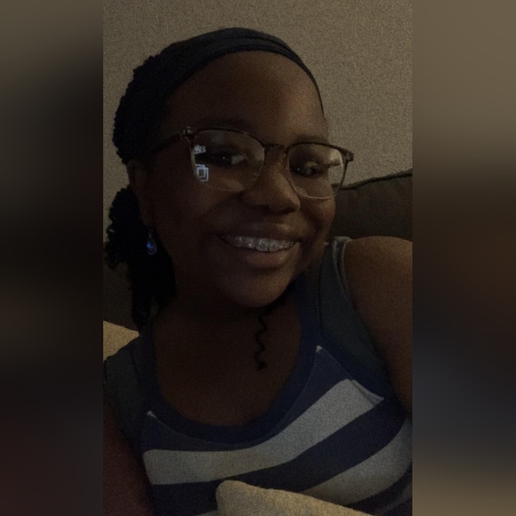 Meet your Posher, AJ - Picture 5 of 6